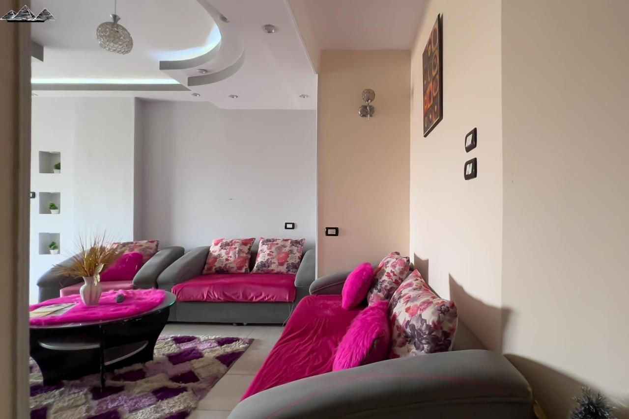 Panorama Pyramids & Jacuzzi El Cairo