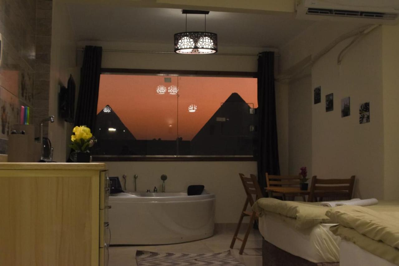 Panorama Pyramids & Jacuzzi Apartamento